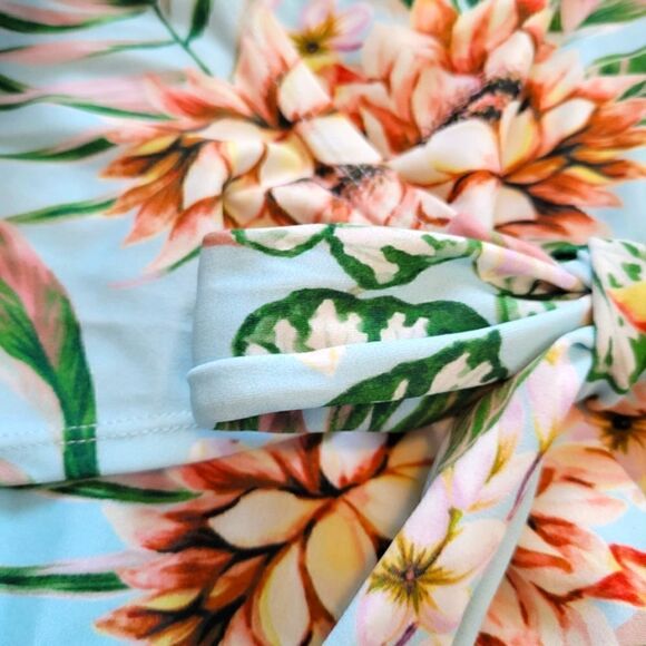 NWT KONA SOL ONE PIECE FLORAL WRAP SWIMSUIT W/PADDED CUPS SZ.S - Picture 4 of 7